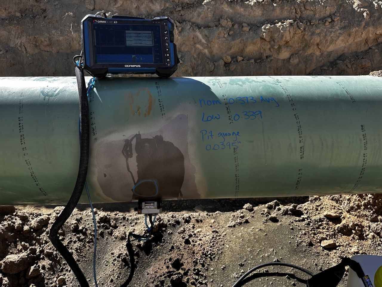 Phased-array corrosion mapping on an excavated pipeline: OmniScan with a HydroFORM scanner
